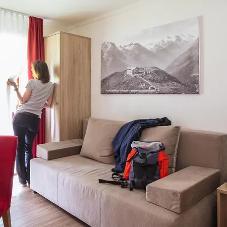 Отель Alpenhotel Fernau Нойштифт-им-Штубайталь