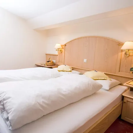 Отель Alpenhotel Fernau 4*