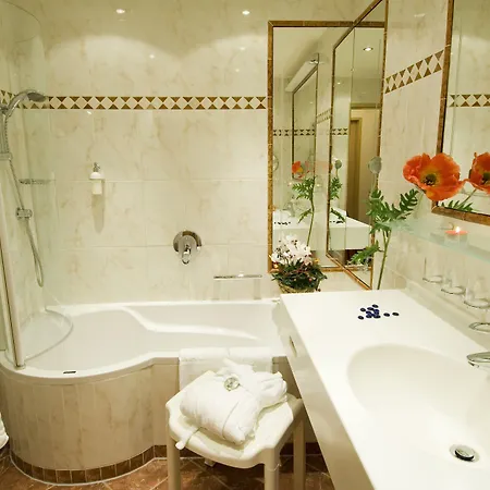 Alpenhotel Fernau Отель 4*