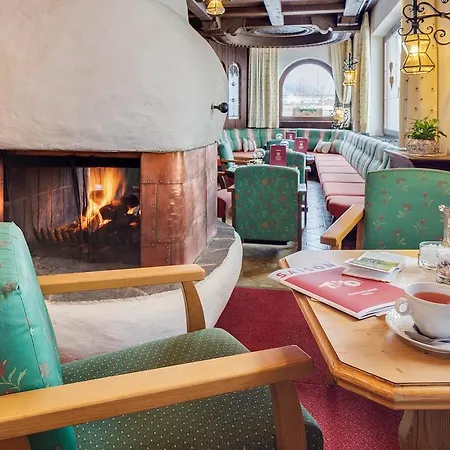 Отель Alpenhotel Fernau Нойштифт-им-Штубайталь