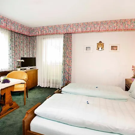Отель Alpenhotel Fernau 4*