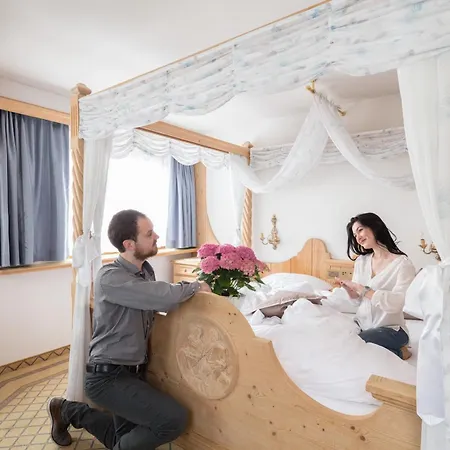 Hotell Alpenhotel Fernau 4*